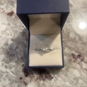 Stunning Silver Diamond Ring